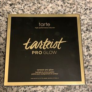 Tarteist Pro Glow nightlight and contour palette